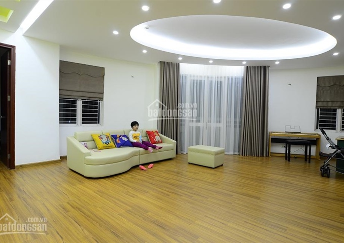 Chính chủ bán căn hộ 107 Nguyễn Chí Thanh, 3PN, 2WC, 1 bếp, 1 PK, 2 logia. DT 115m2