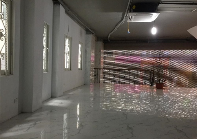 Cho thuê mặt bằng kinh doanh đẹp ngõ 10 Tôn Thất Tùng, Đống Đa, Hà Nội. Liên hệ: Sơn 0983190786
