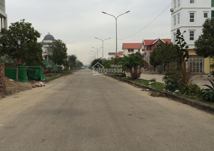 Bán đất 60m2 mặt đường đôi 30m lô 16 Lê Hồng Phong, gần nhà hàng Amakong, quận Hải An, Hải Phòng