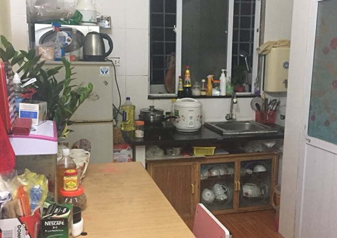 CC bán căn hộ tập thể Bộ Tư lệnh Lăng, dtsd 50m2, giá 1,5 tỷ, có thương lượng. LH: 0906079782