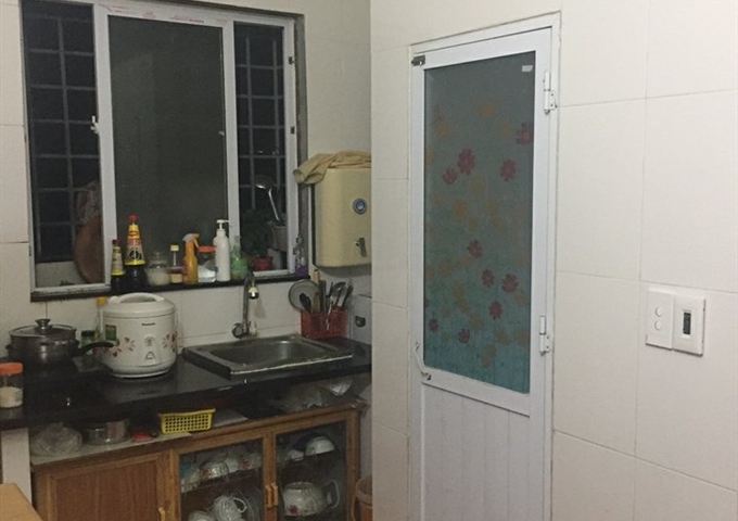 CC bán căn hộ tập thể Bộ Tư lệnh Lăng, dtsd 50m2, giá 1,5 tỷ, có thương lượng. LH: 0906079782