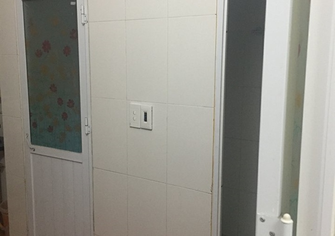 CC bán căn hộ tập thể Bộ Tư lệnh Lăng, dtsd 50m2, giá 1,5 tỷ, có thương lượng. LH: 0906079782