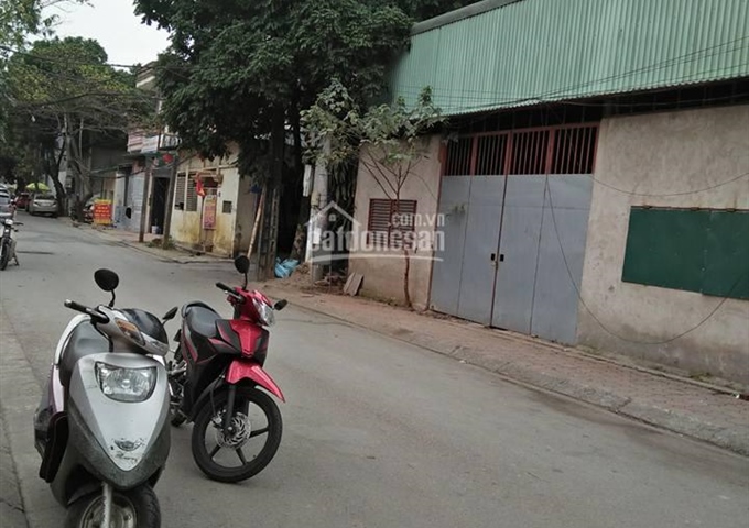 Cho thuê kho xưởng lưu sản xuất hàng hóa, DT 110m2, có 3fa, đường Nguyễn Văn Linh, Long Biên 9tr/th
