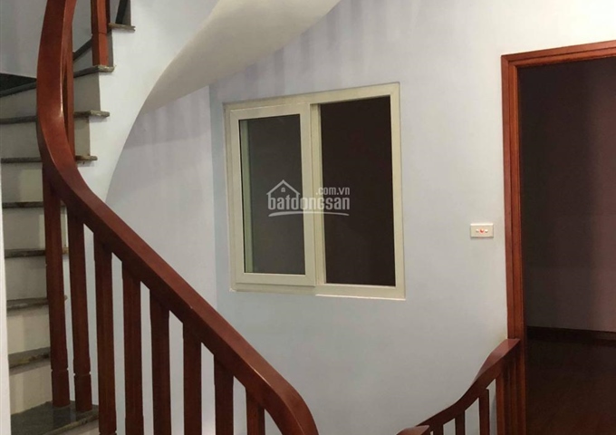 Bán nhà 5 tầng to đẹp, gần công viên Chu Văn An, ô tô đỗ cửa