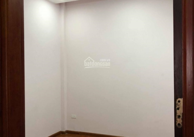 Bán nhà 5 tầng to đẹp, gần công viên Chu Văn An, ô tô đỗ cửa