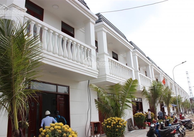 Nhà phố liền kề 1 trệt, 1 lầu, giá 2 tỷ 4 tặng gói nội thất 100 triệu và tặng vàng, LH 0937273667