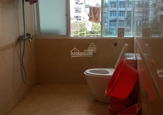 Bán CHTT C4 ngõ 4 Vũ Ngọc Phan, DT 200m2 x 2 tầng, giá 3,8 tỷ