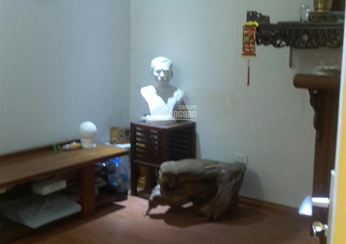 Bán CHTT C4 ngõ 4 Vũ Ngọc Phan, DT 200m2 x 2 tầng, giá 3,8 tỷ