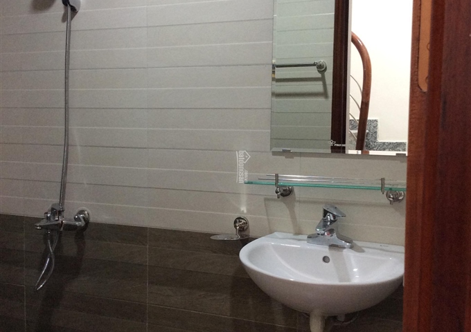 Bán nhà 35m2 tại tổ 20, P. Ngọc Thụy cực đẹp